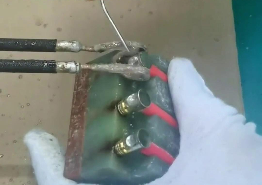 采用超高頻釬焊電線與銅端子的釬焊，這樣有效保障了其品質(zhì)，杜絕了虛焊假焊等因素