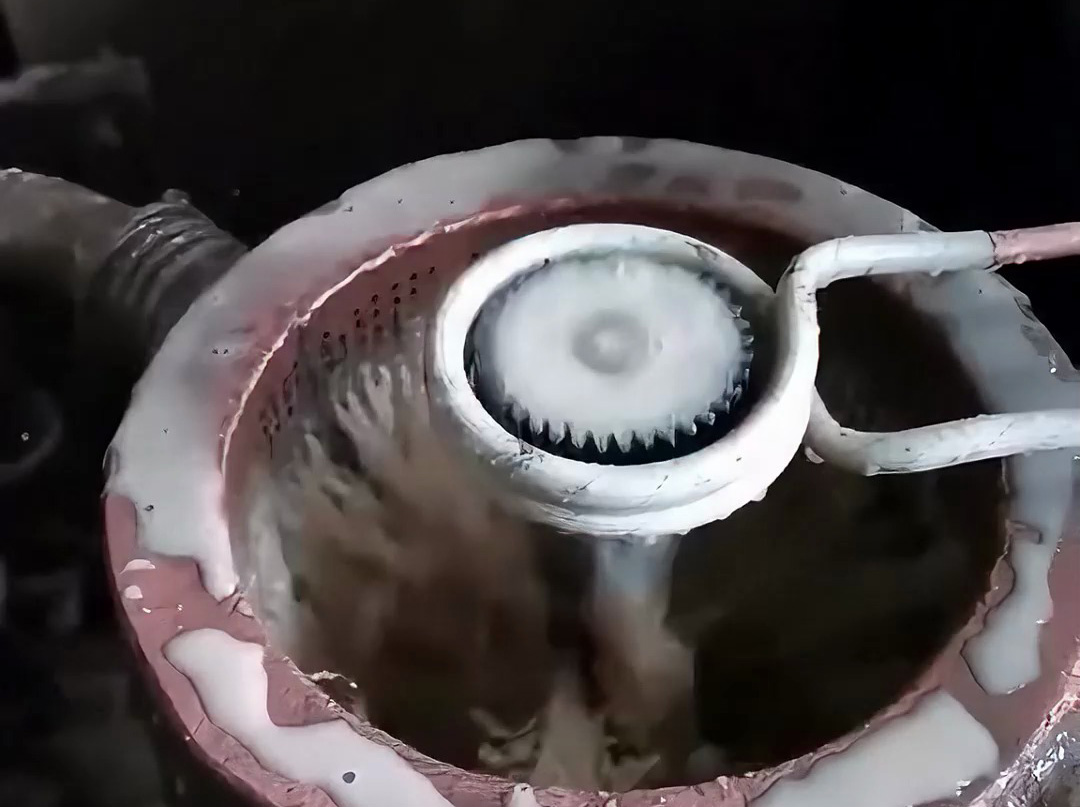 半自動高頻齒輪淬火工藝，操作簡單效率高！